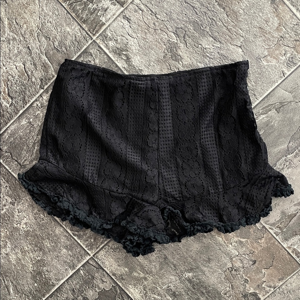 KIWII Black Lace Ruffle Whimsigoth Coquette Y2K Boho Shorts W Side-Zip Closure